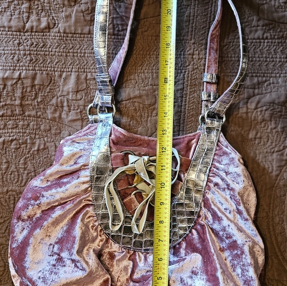 Laila Rowe Crushed Velvet hobo bag with glass case - Picture 14 of 16